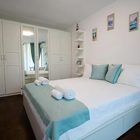 Stylish 1-bd In St Constantine And Helena By Flat Mаnager Appartement *